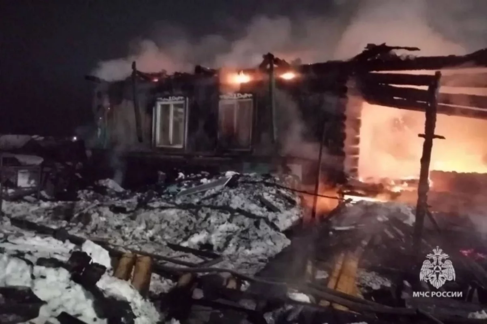 В Башкирии из-за  пожара многодетная семья лишилась дома, объявлен сбор помощи