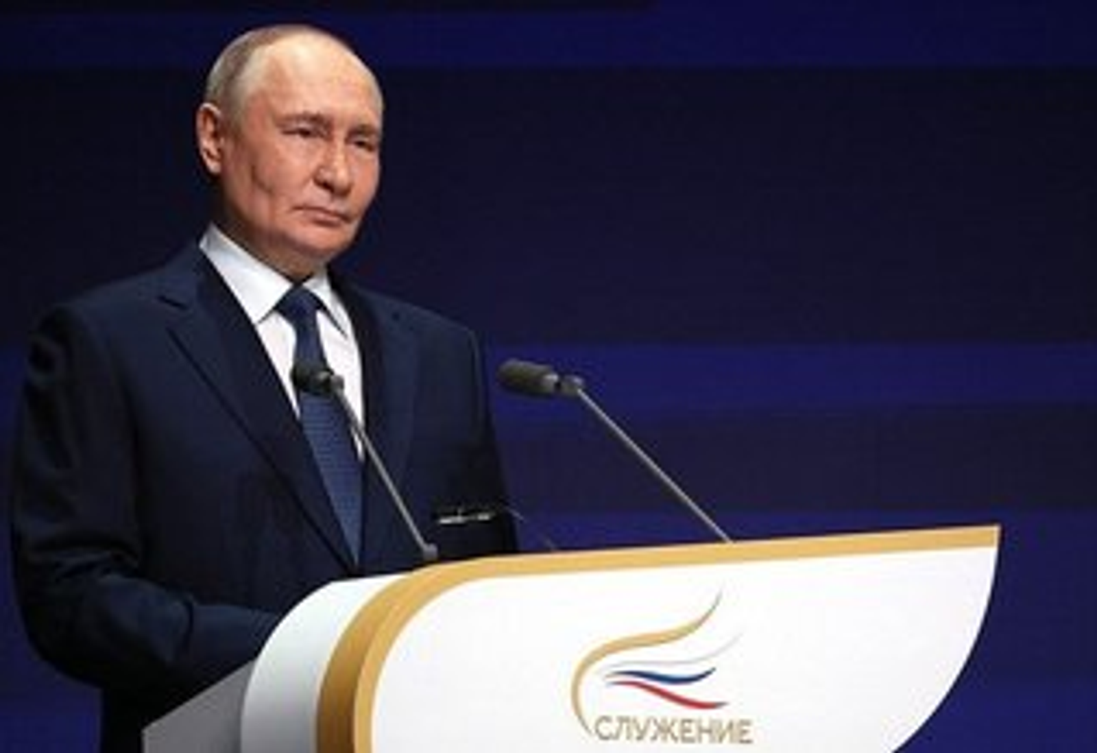 Владимир Путин по видеосвязи провёл совещание с членами Правительства.