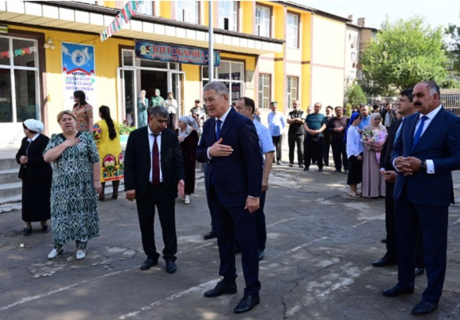 Радий Хабиров посетил в Душанбе одну из крупнейших мечетей Центральной Азии