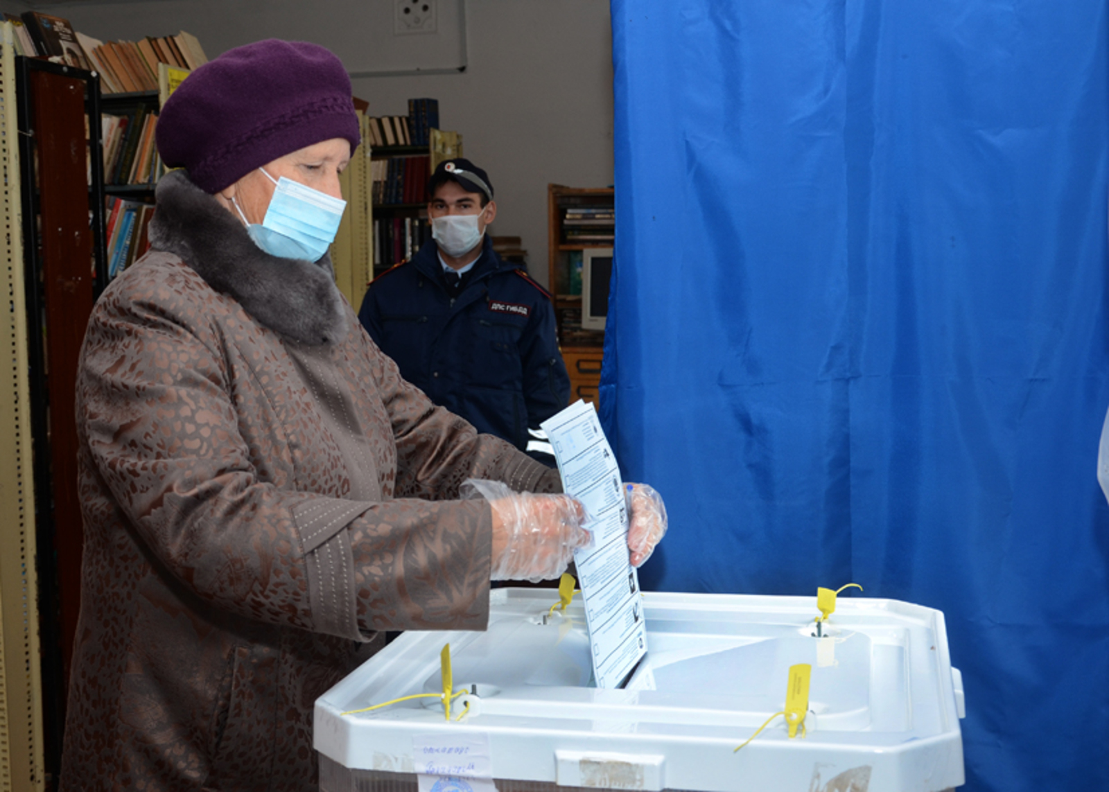 Полк ДПС г.Уфы помогает коллегам на выборах в Благоварском районе