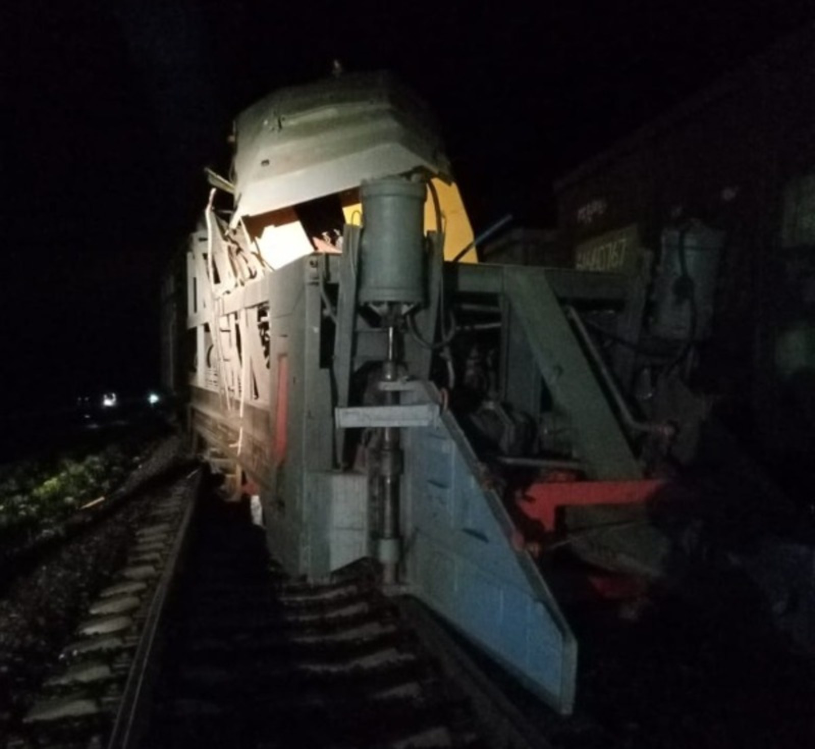 ЧП на железной дороге: в Башкирии с рельсов сошла часть грузового поезда