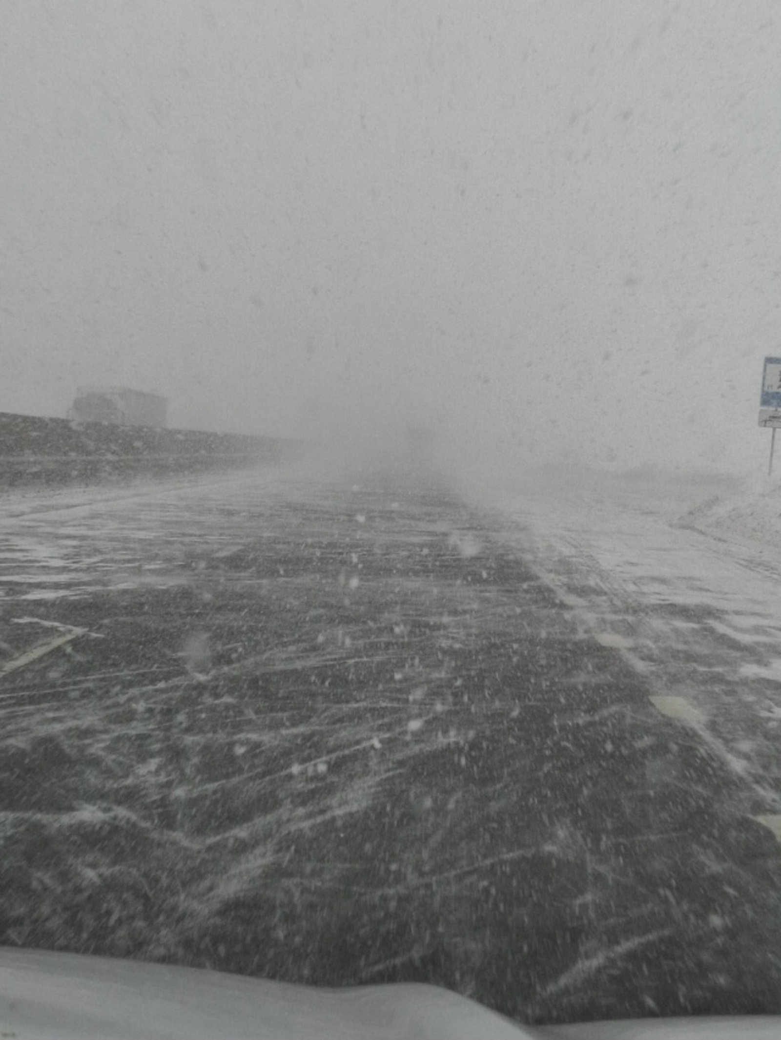 На трех трассах Башкирии из-за непогоды продлили ограничение движение