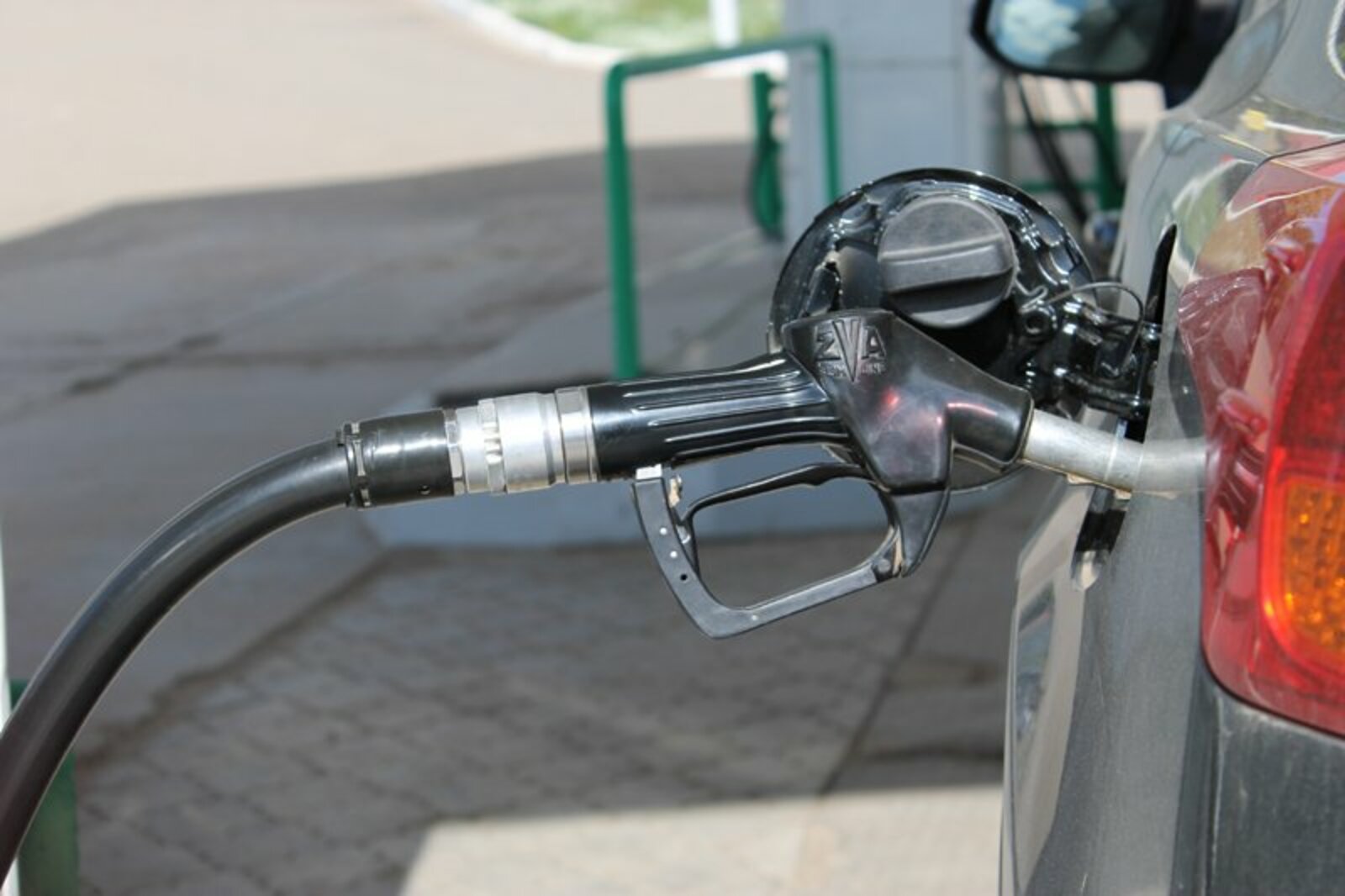 В Башкирии снизились цены на бензин