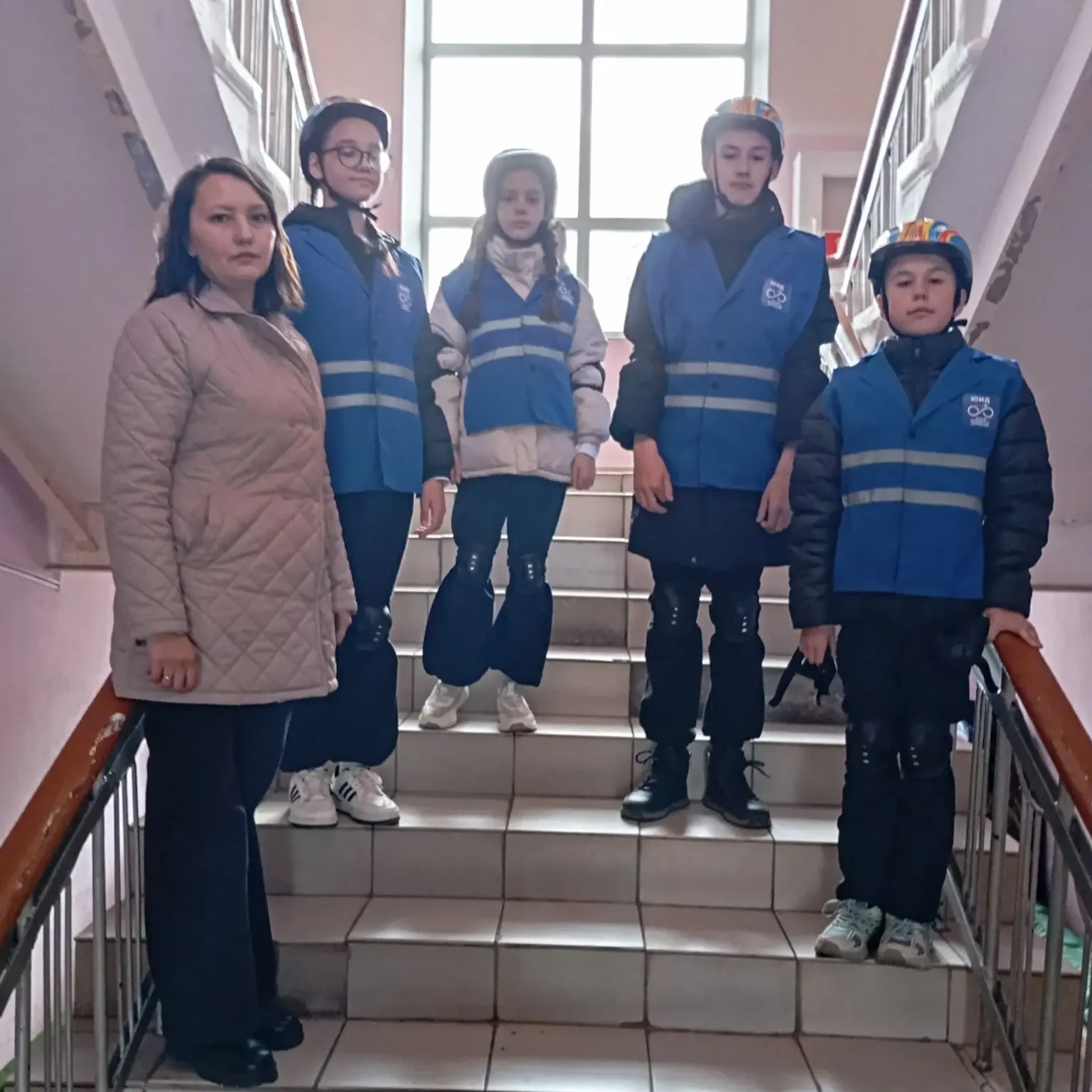 Блистательные выступления юных инспекторов движения