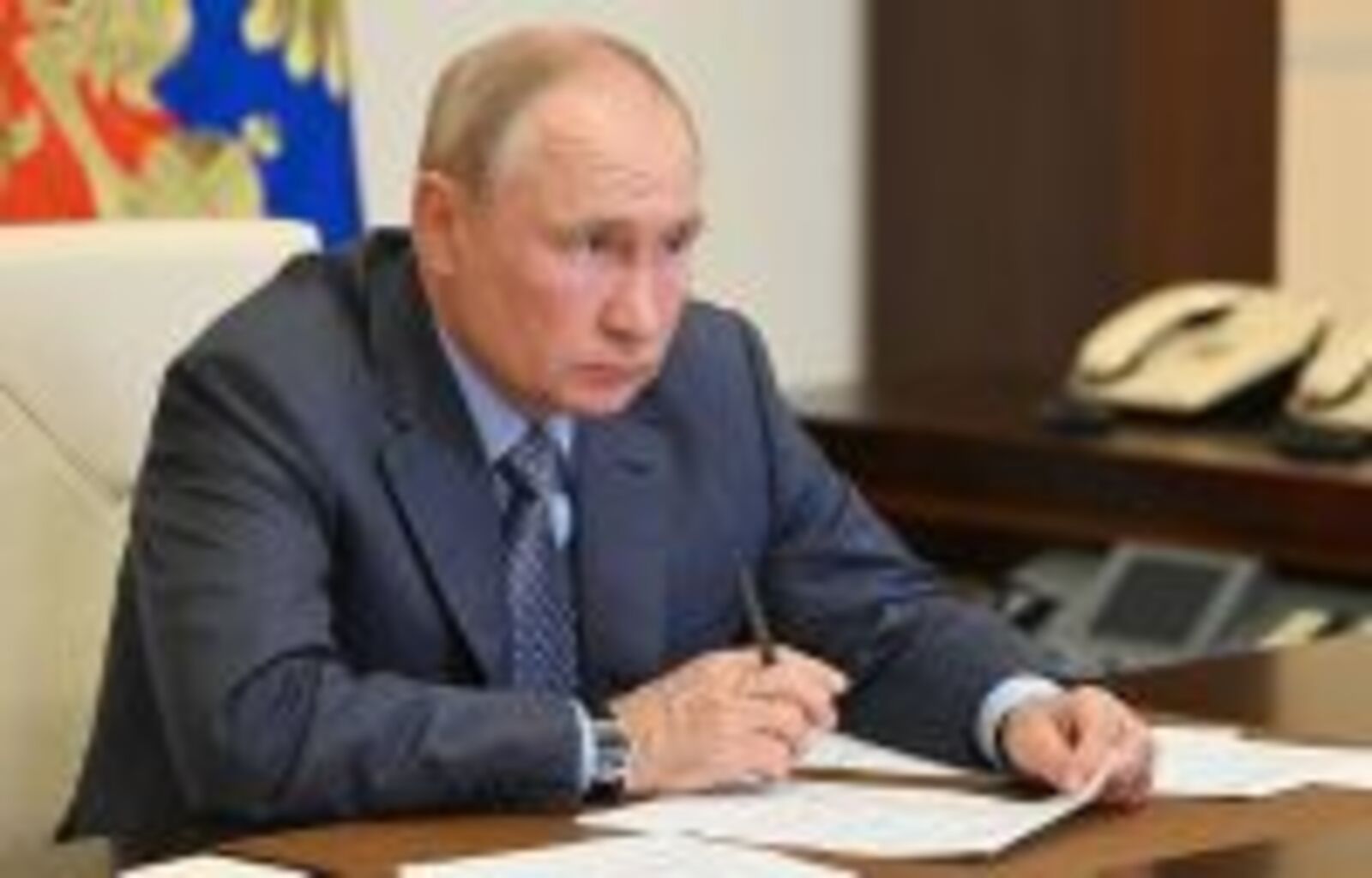 Президент России призвал не допускать необоснованного завышения цен при строительстве дорог