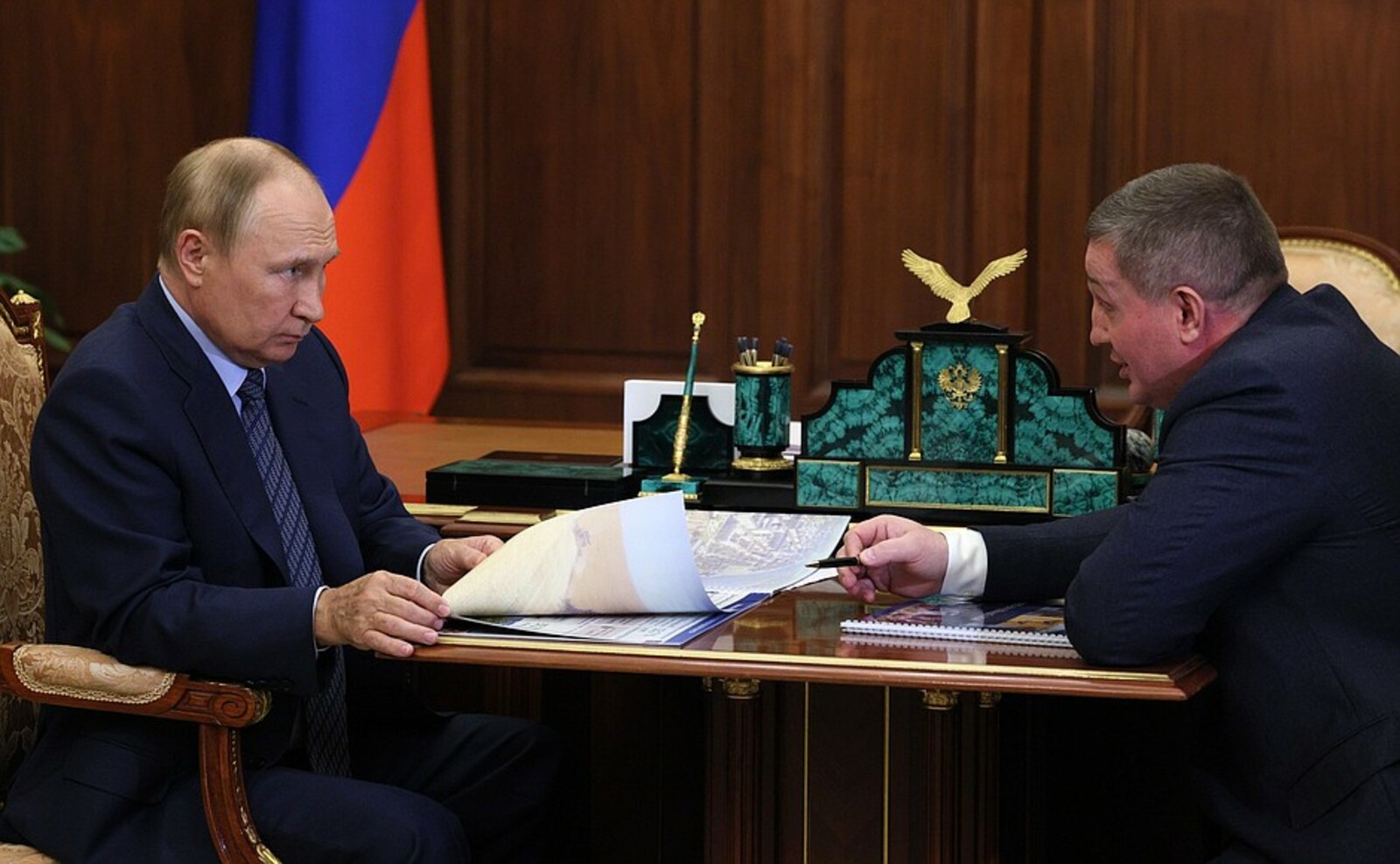 Глава государства провёл рабочую встречу с губернатором Волгоградской области Андреем Бочаровым