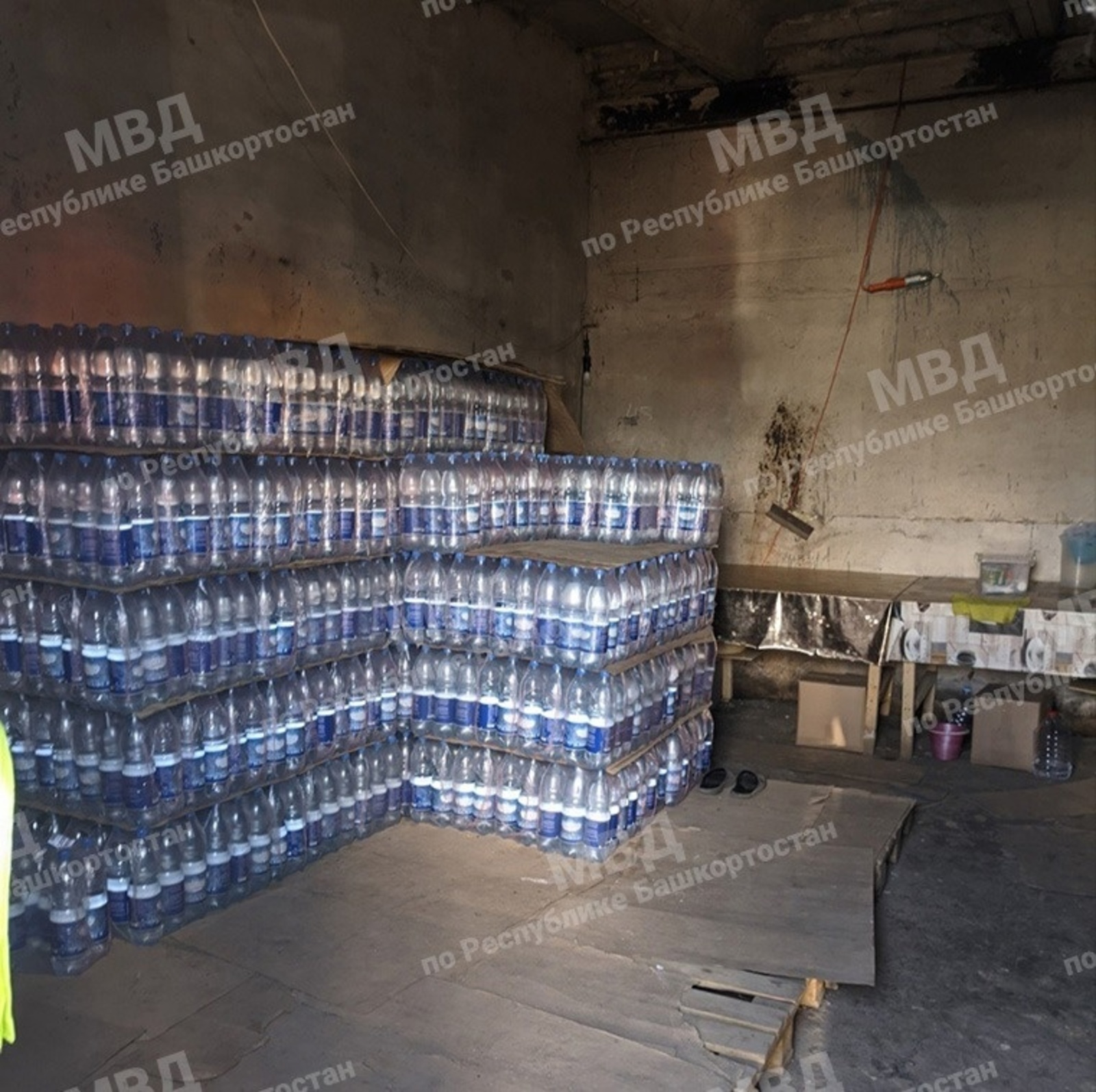 У жителя Башкирии полиция изъяла 5 тысяч литров контрафактного алкоголя