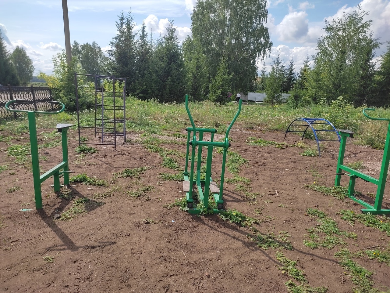 Как спасти детскую площадку в Старокучербаево?