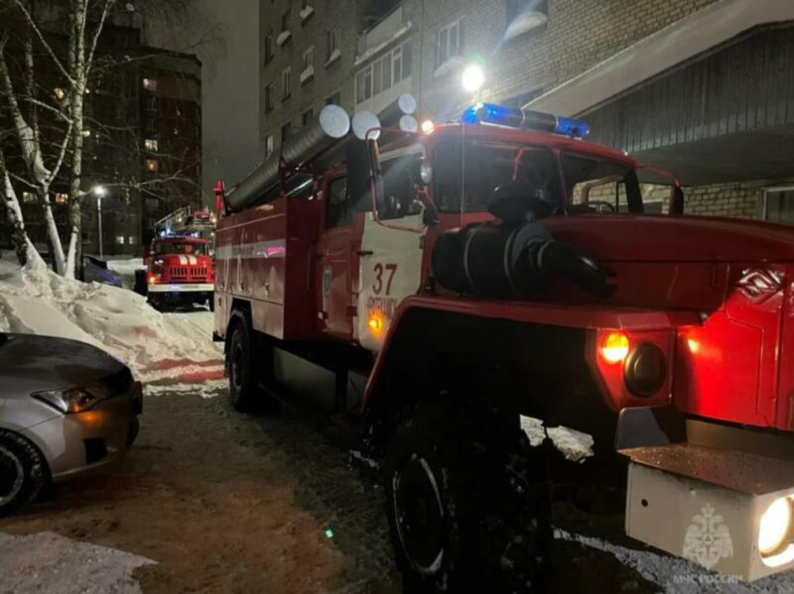 В Башкирии пожарные спасли из горящих квартир 63 человека