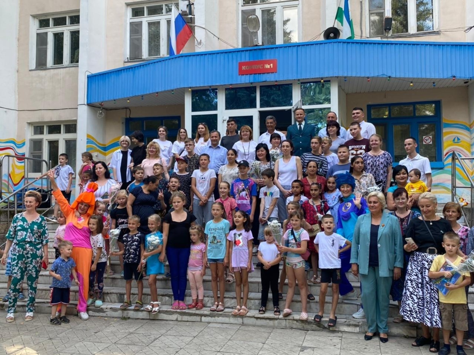 Депутаты Курултая Башкирии поздравили эвакуированных из Донбасса детей с началом учебного года
