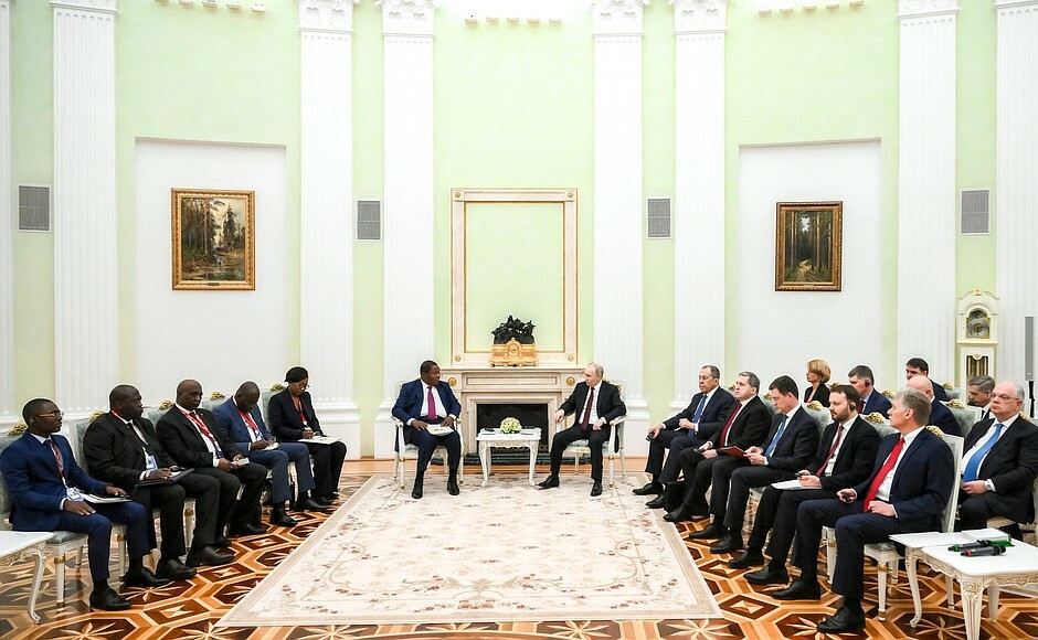 Путин: ситуация в мире турбулентная