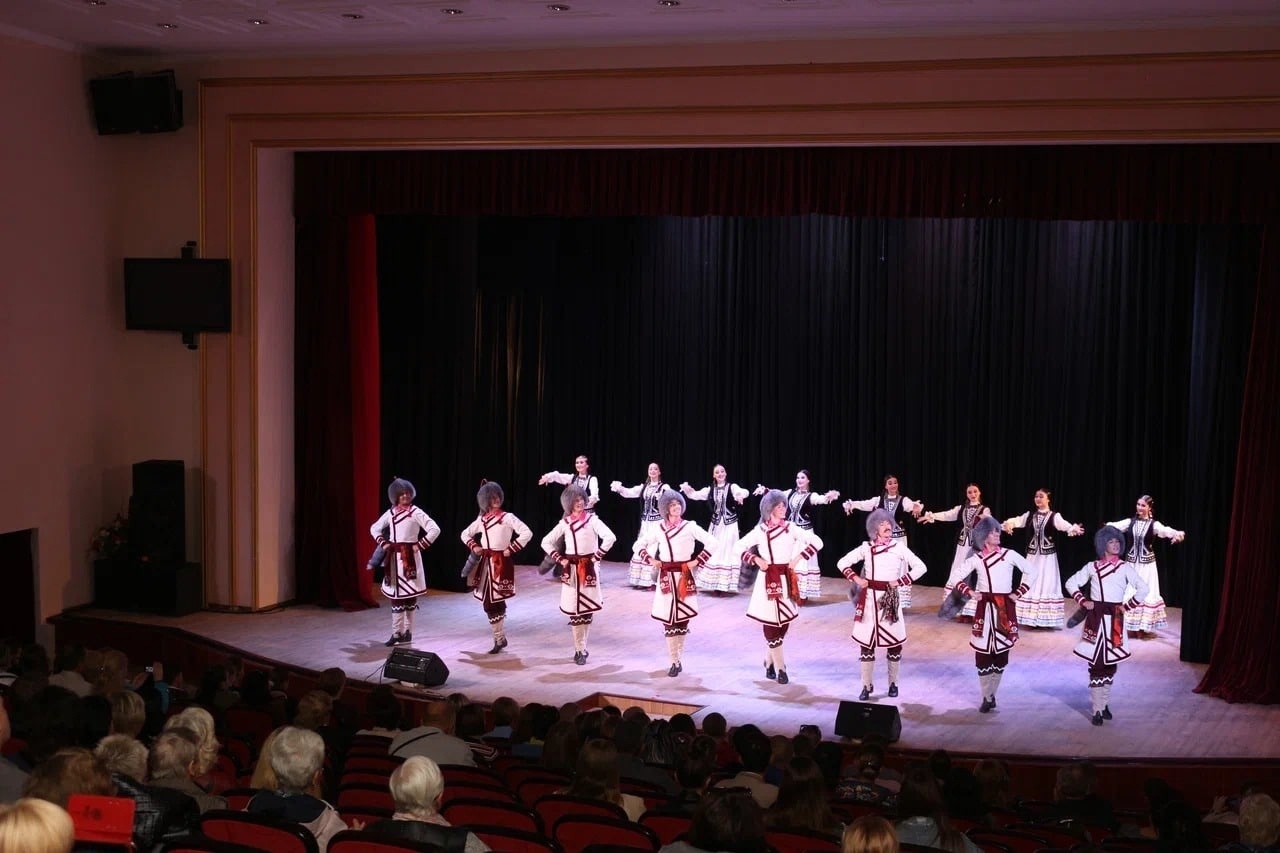 Радий Хабиров: наши танцоры-«гаскаровцы» открыли свой 83-й концертный сезон в городе-герое Луганске