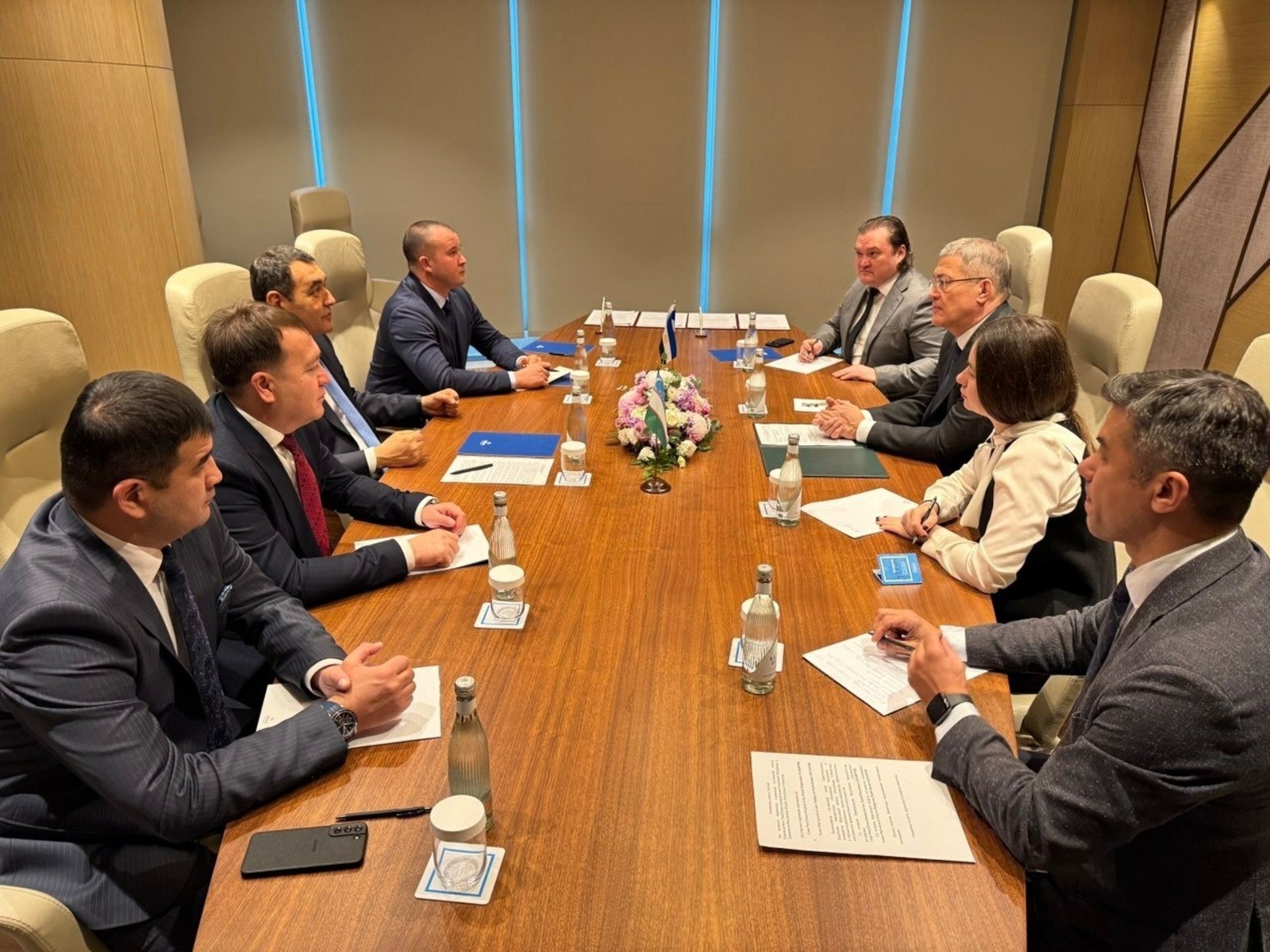 Радий Хабиров встретился с хокимами Ташкентской и Ферганской областей