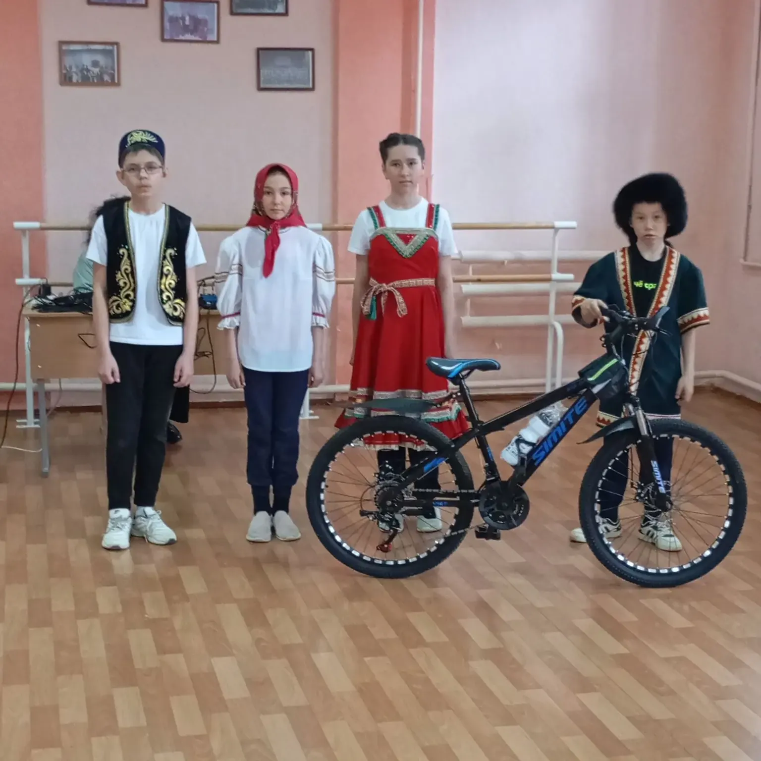 Блистательные выступления юных инспекторов движения