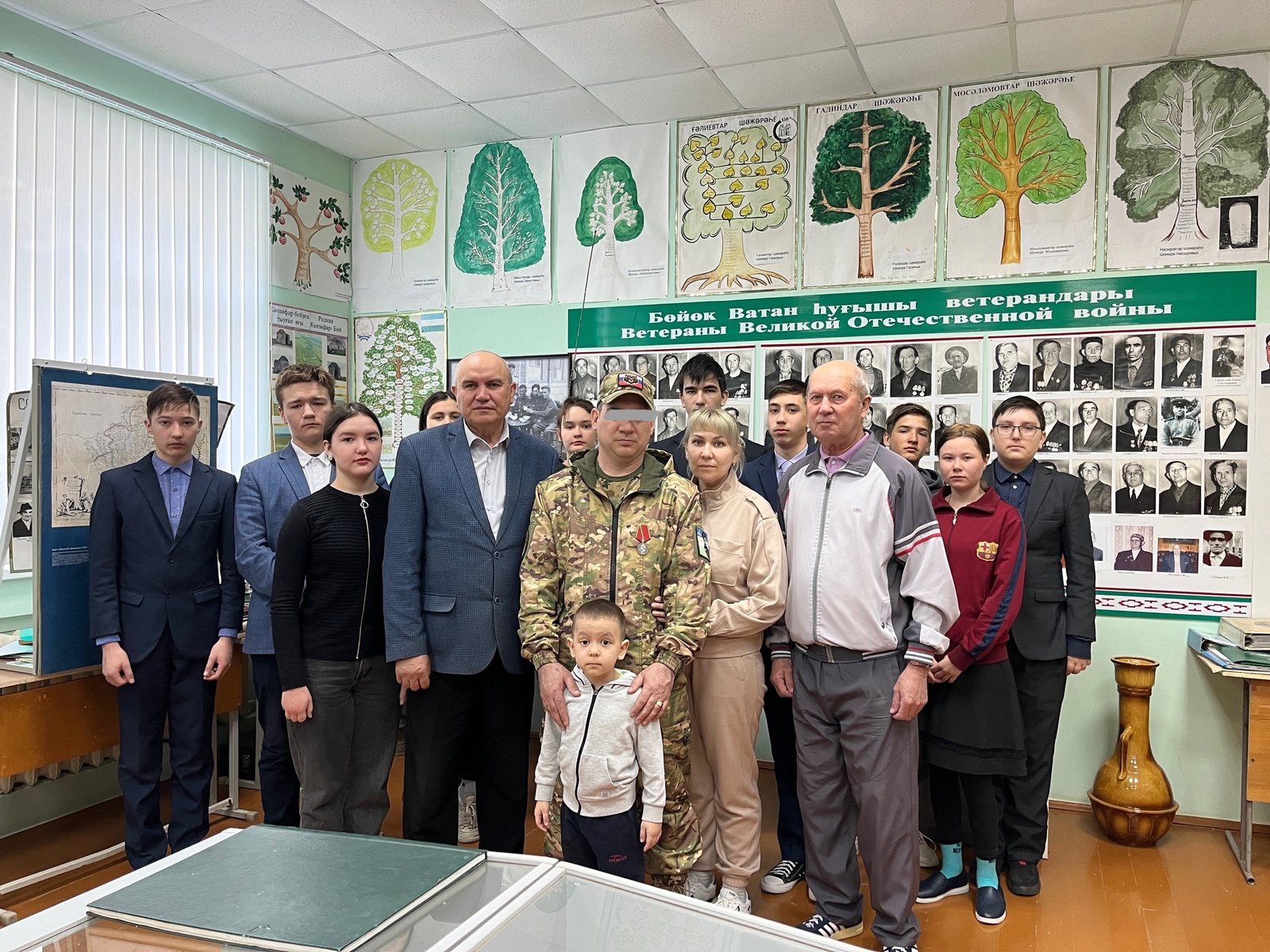 Боец СВО с позывным "Шома" из Благоварского района встретился с учащимися школы