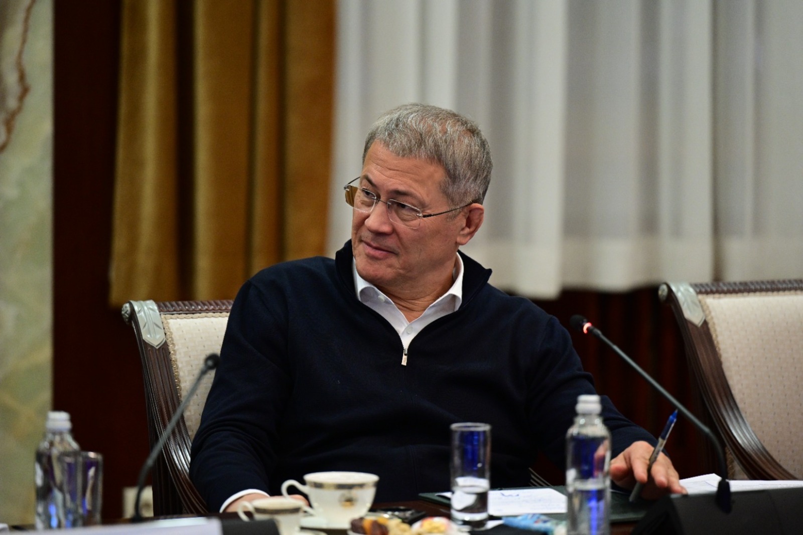 Разговор начистоту: Радий Хабиров встретился с политологами