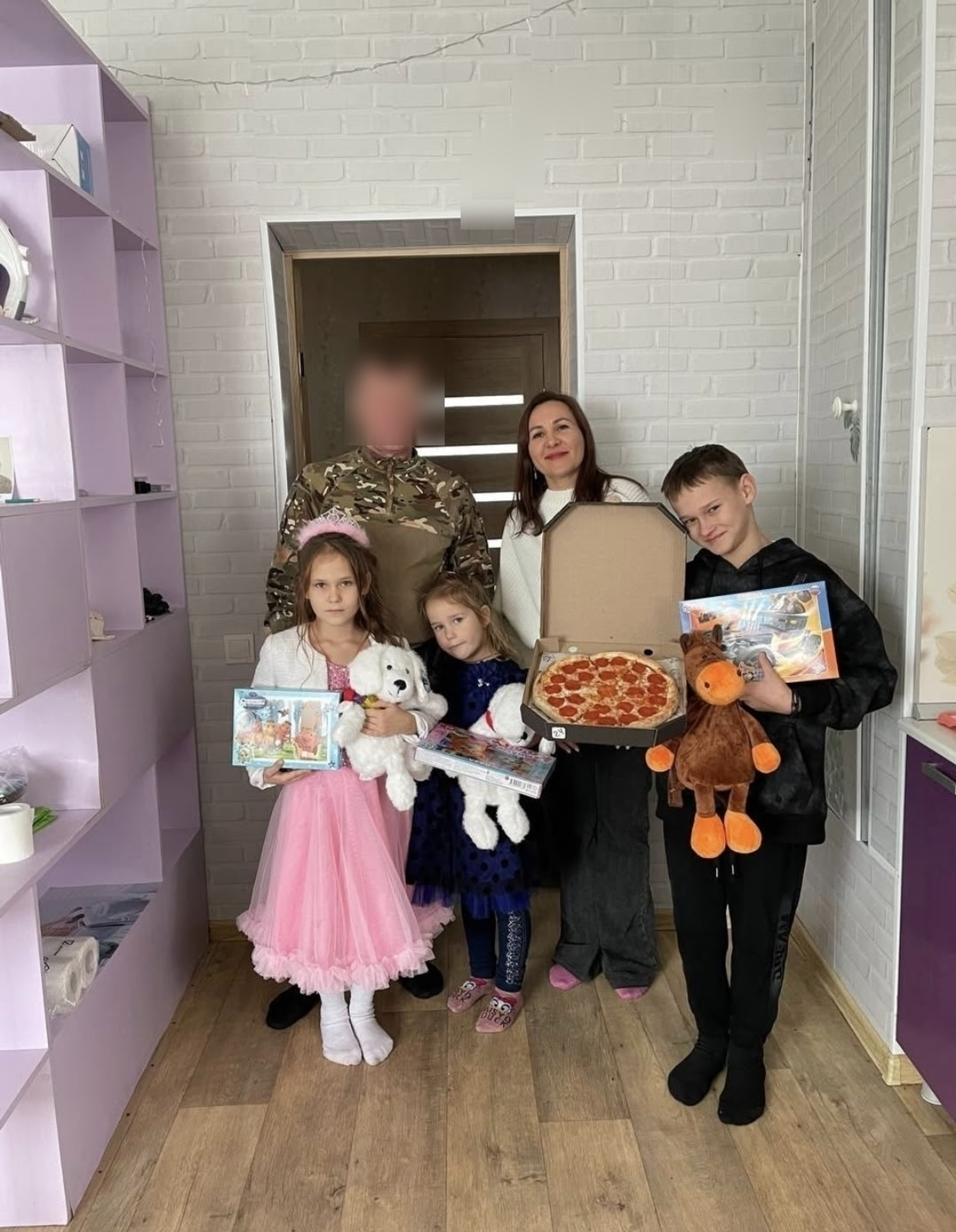 Семью участника СВО из Благоварского района поздравили с Новым годом коллеги