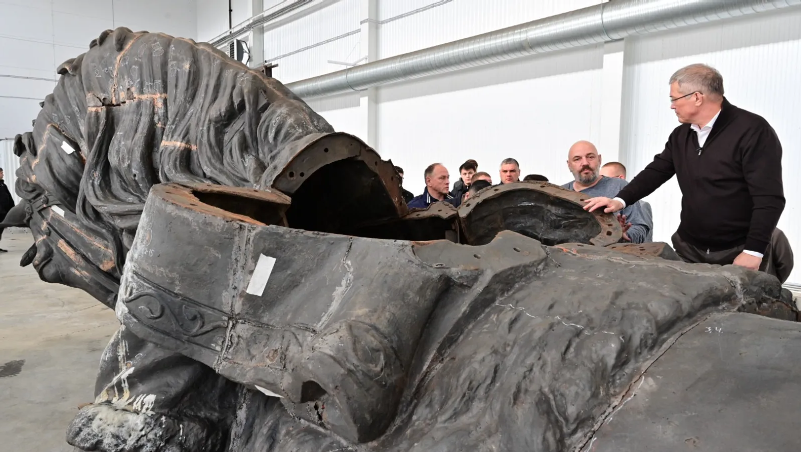 Руководитель Башкирии проинспектировал восстановление монумента Салавату Юлаеву