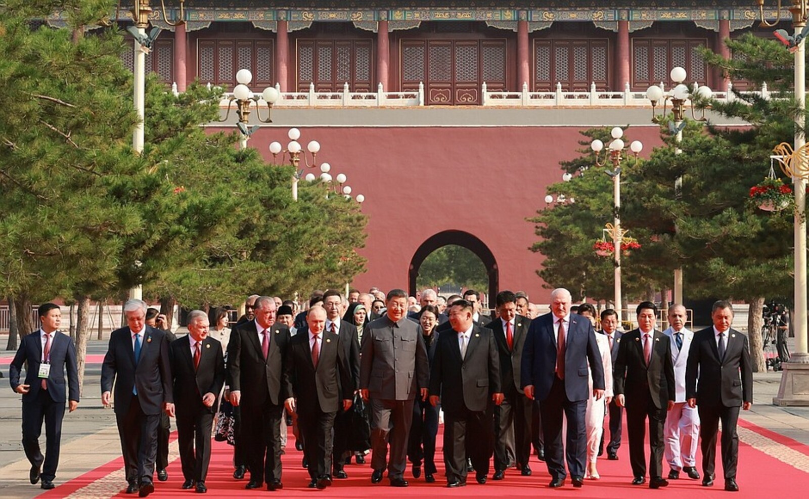 В  Пекине состоялся парад  по случаю 80-летия окончания Второй мировой войны