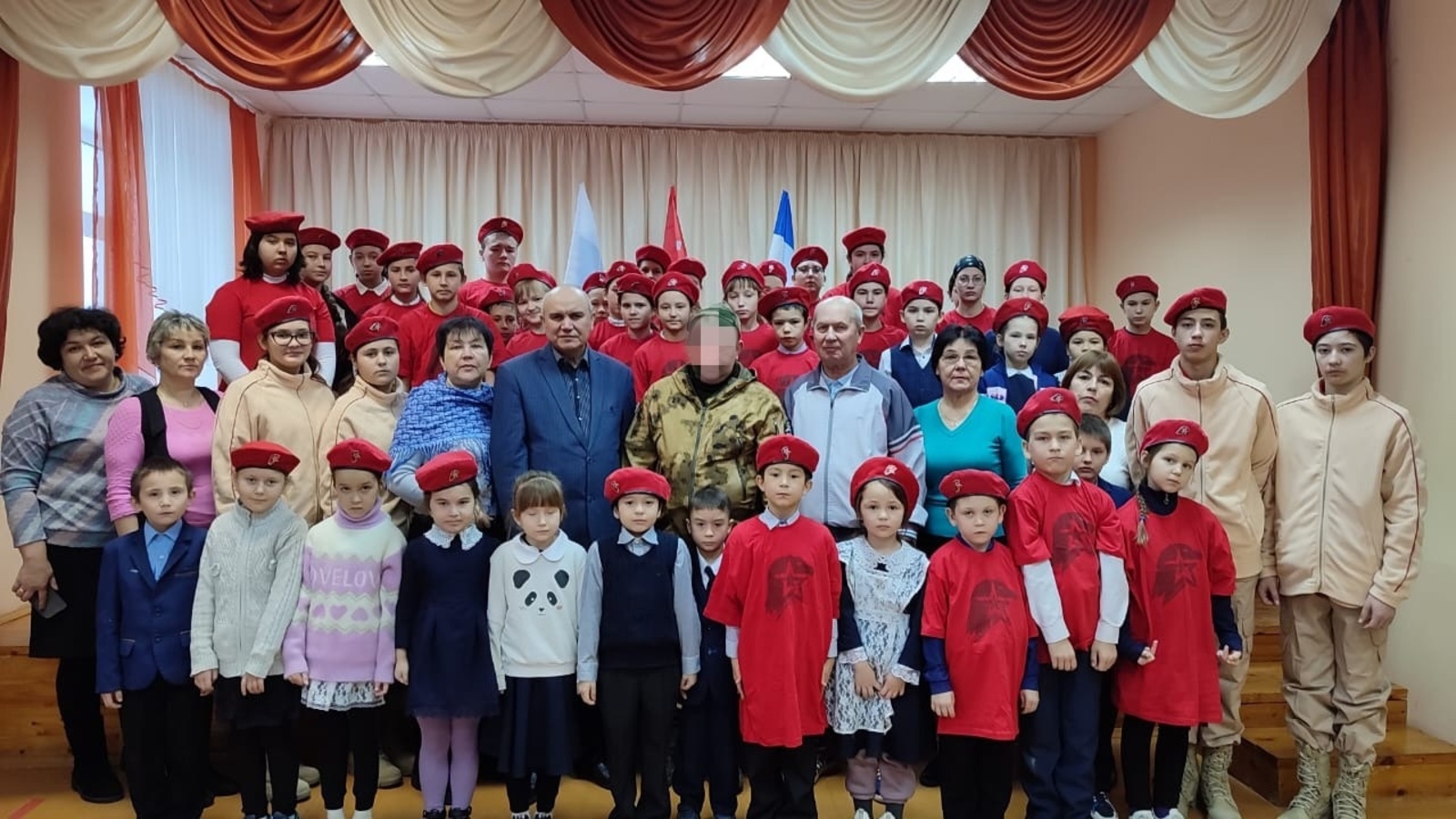 Участник СВО из Благоварского района встретился с учащимися школы